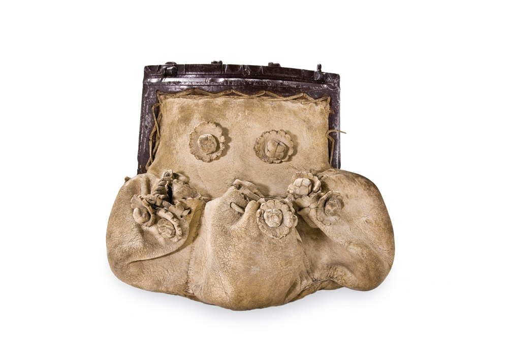 A goat-leather pouch from France, concealing 18 pockets, is the oldest piece in the collection featured at the Tassenmuseum Hendrikje. 