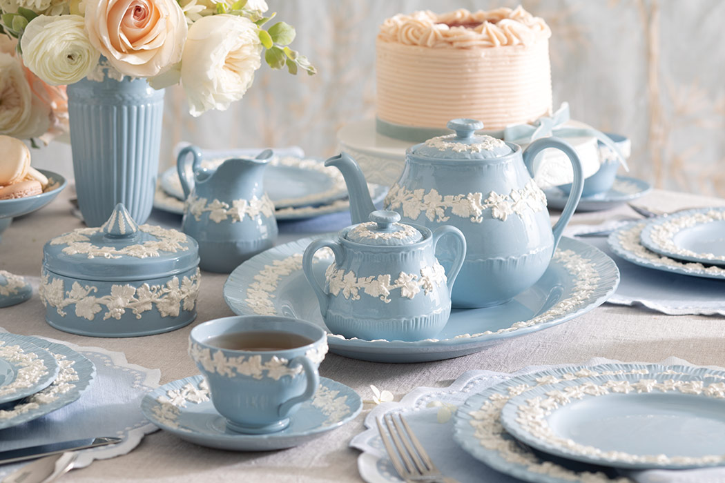 Wedgwood Queen's Ware: Worthy of the Crown - Victoria